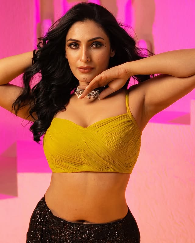 Shivangi Verma’s poolside glamour is setting Instagram on fire Shivangi Verma’s poolside glamour is setting Instagram on fire