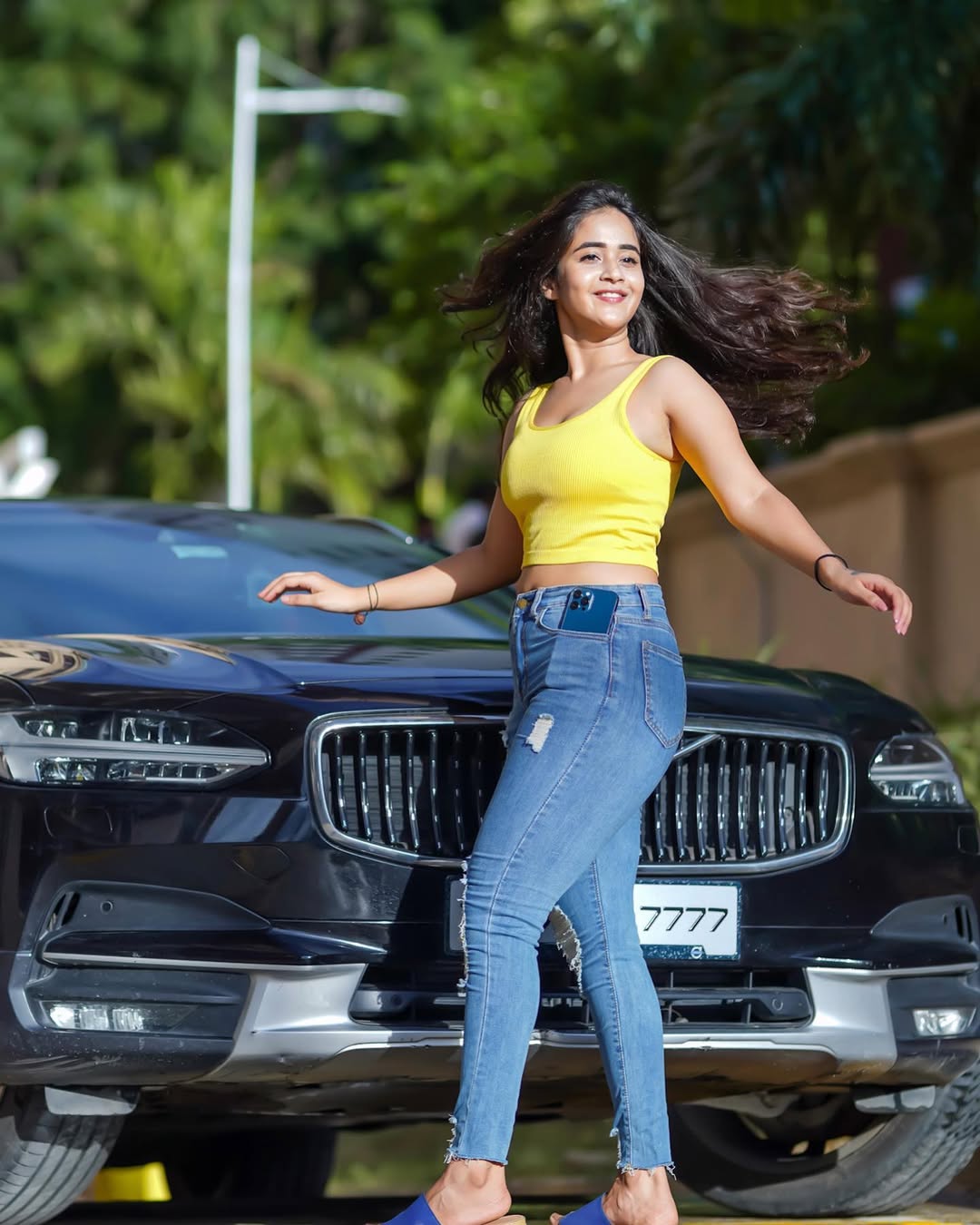 Deepthi Sunaina’s Bold Blue Takeover