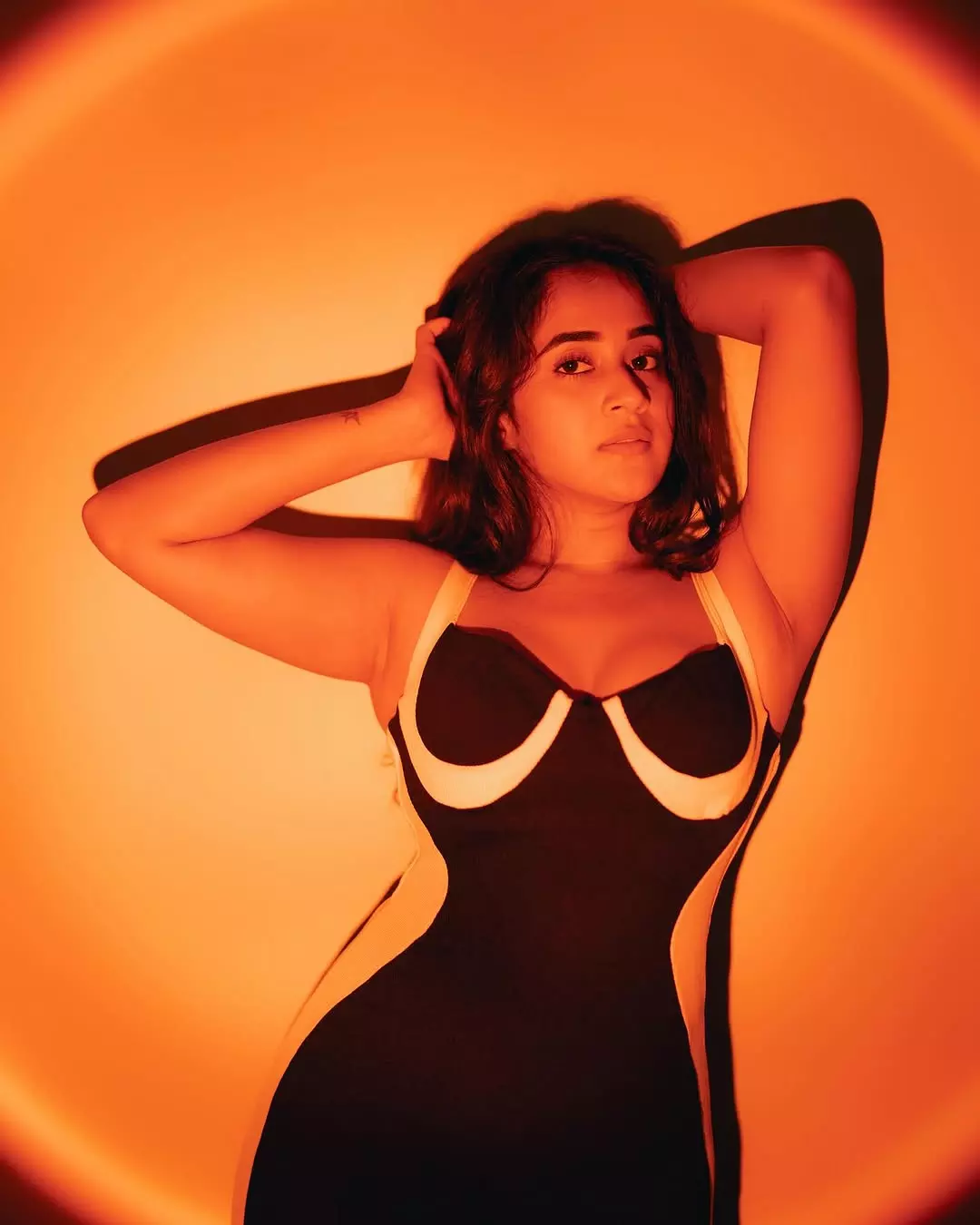 Deepthi Sunaina’s Bold Blue Takeover