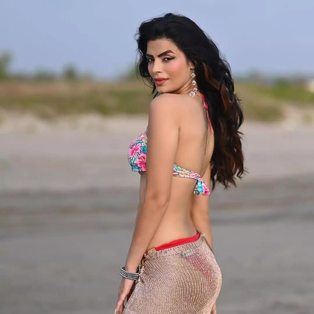 Sonali Rauts Striking Style and Screen Presence