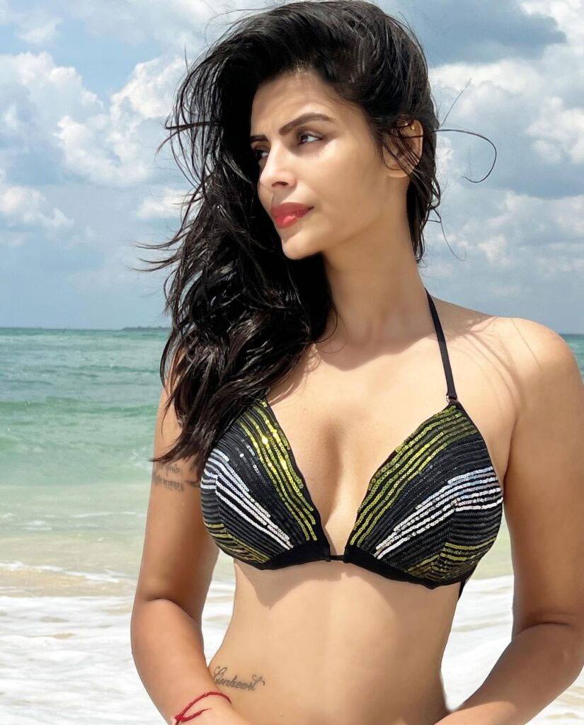 Sonali Rauts Striking Style and Screen Presence