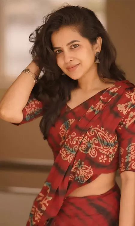 Komalee Prasad Spreads Vintage Vibes with Her 90s Playlist