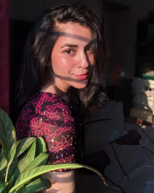 Komalee Prasad Spreads Vintage Vibes with Her 90s Playlist Komalee Prasad Spreads Vintage Vibes with Her 90s Playlist