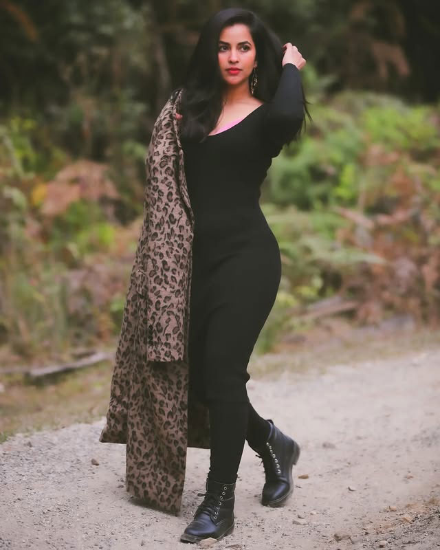 Komalee Prasad Spreads Vintage Vibes with Her 90s Playlist