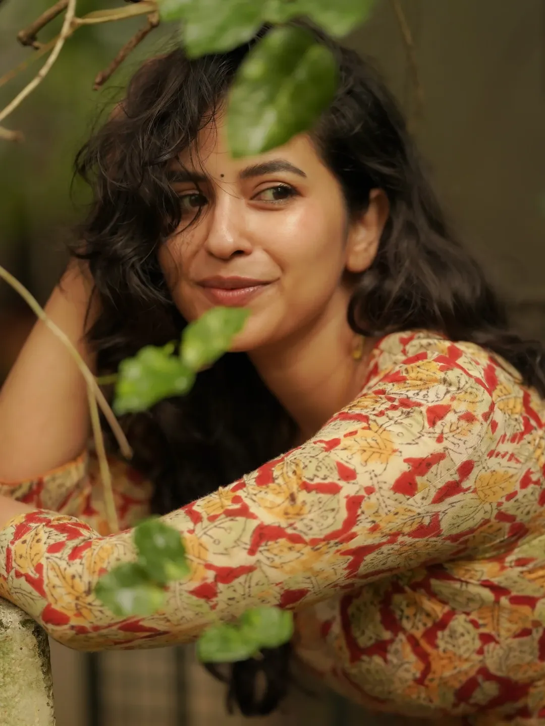 Komalee Prasad Spreads Vintage Vibes with Her 90s Playlist Komalee Prasad Spreads Vintage Vibes with Her 90s Playlist
