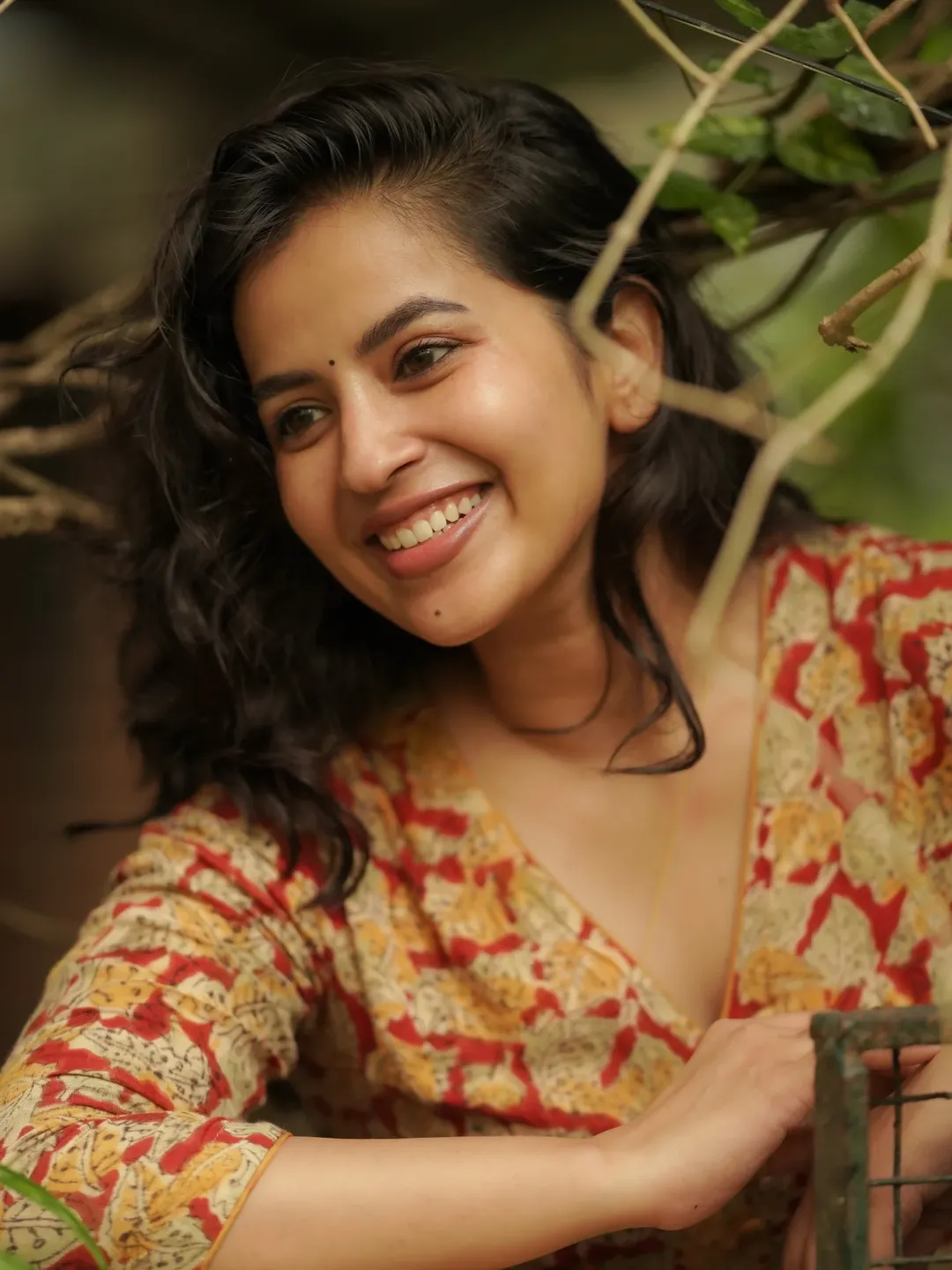 Komalee Prasad Spreads Vintage Vibes with Her 90s Playlist Komalee Prasad Spreads Vintage Vibes with Her 90s Playlist