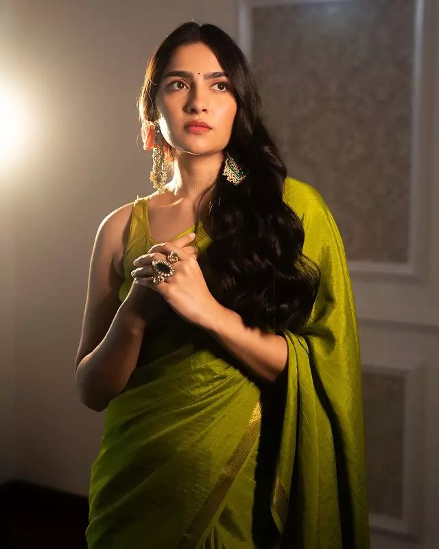 Rukmini Vasanth Stuns in Purple Silk Saree with Vintage Charm Rukmini Vasanth Stuns in Purple Silk Saree with Vintage Charm