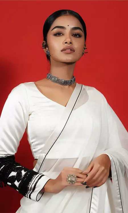Anupama Parameswaran Stuns in a Pristine White Saree