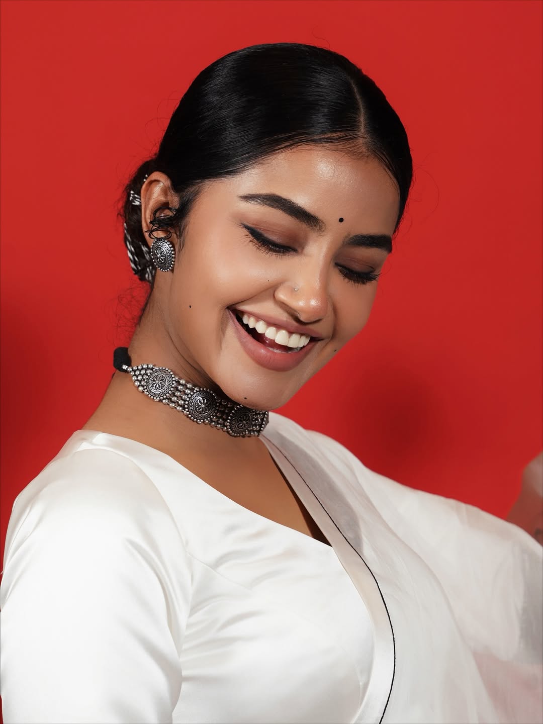 Anupama Parameswaran Stuns in a Pristine White Saree