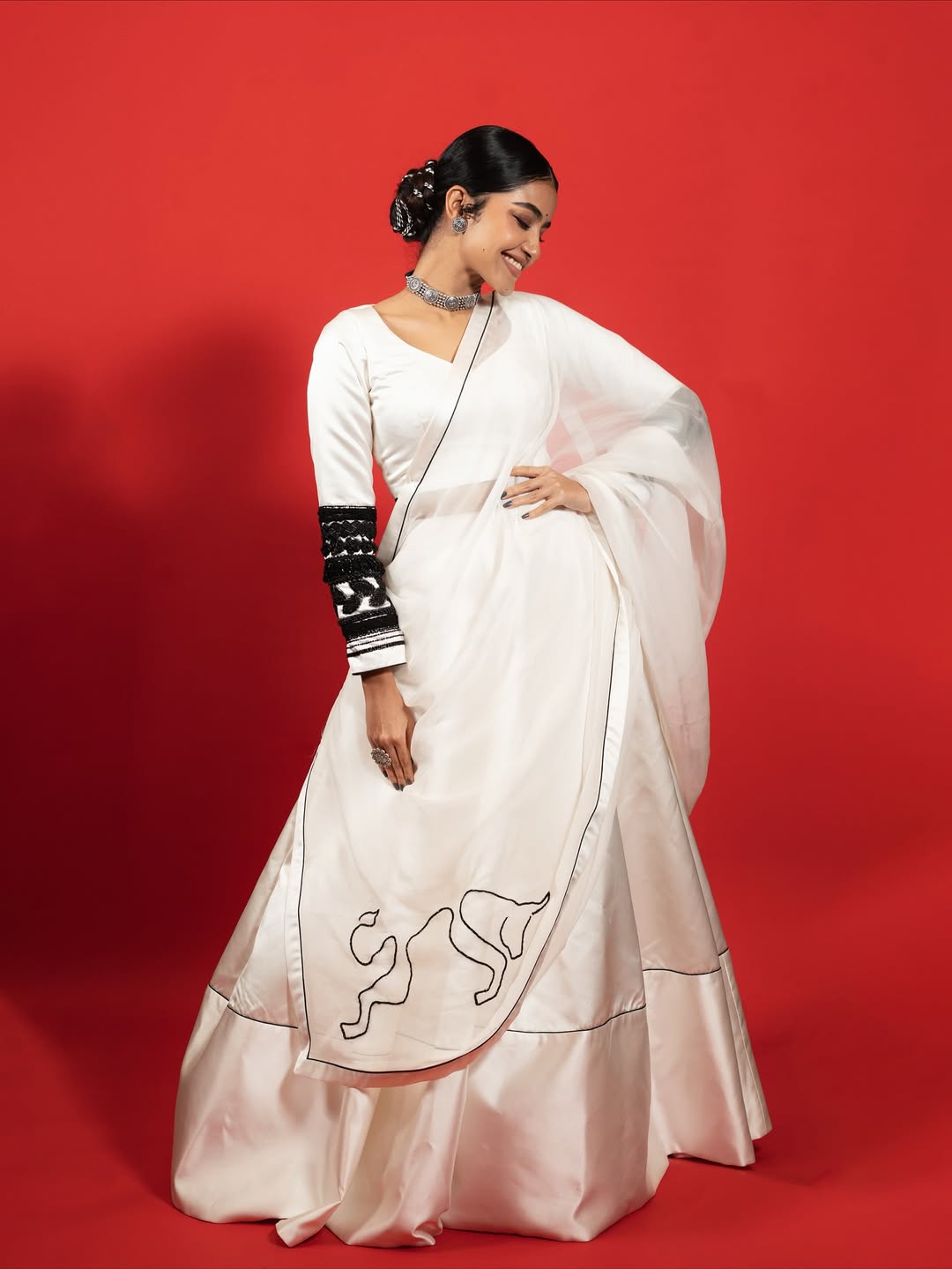 Anupama Parameswaran Stuns in a Pristine White Saree