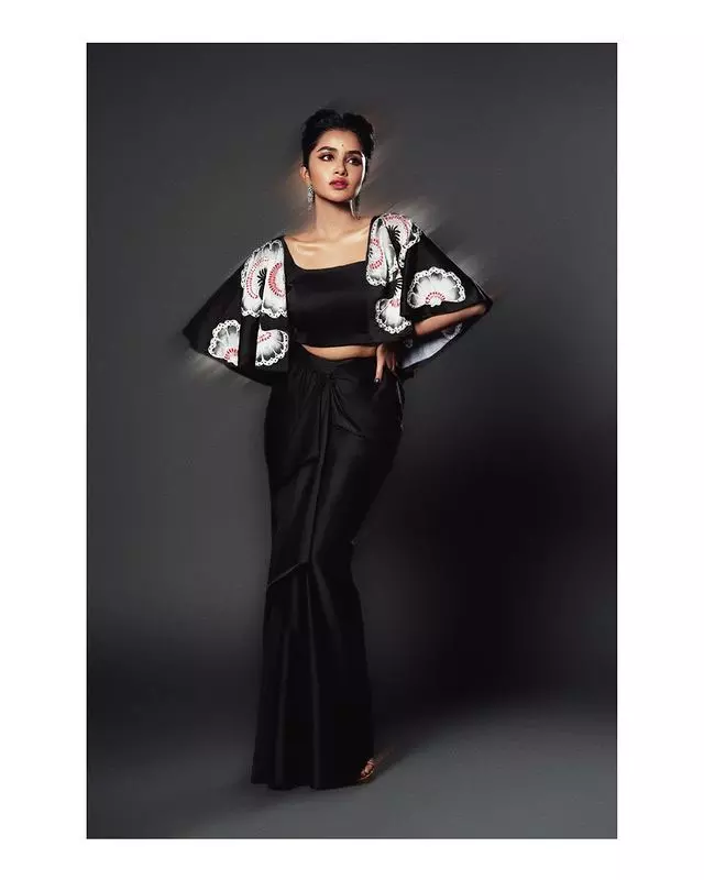 Anupama Parameswaran Stuns in a Pristine White Saree Anupama Parameswaran Stuns in a Pristine White Saree