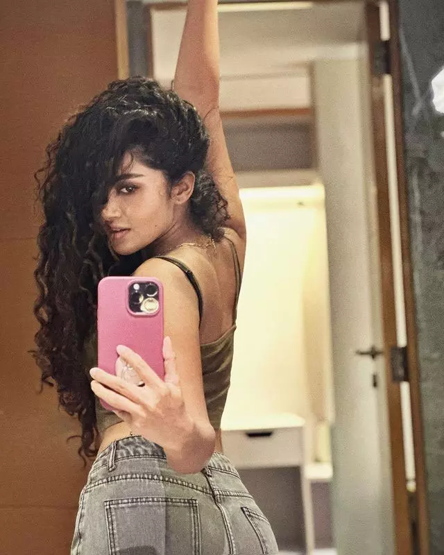 Anupama Parameswaran Stuns in a Pristine White Saree