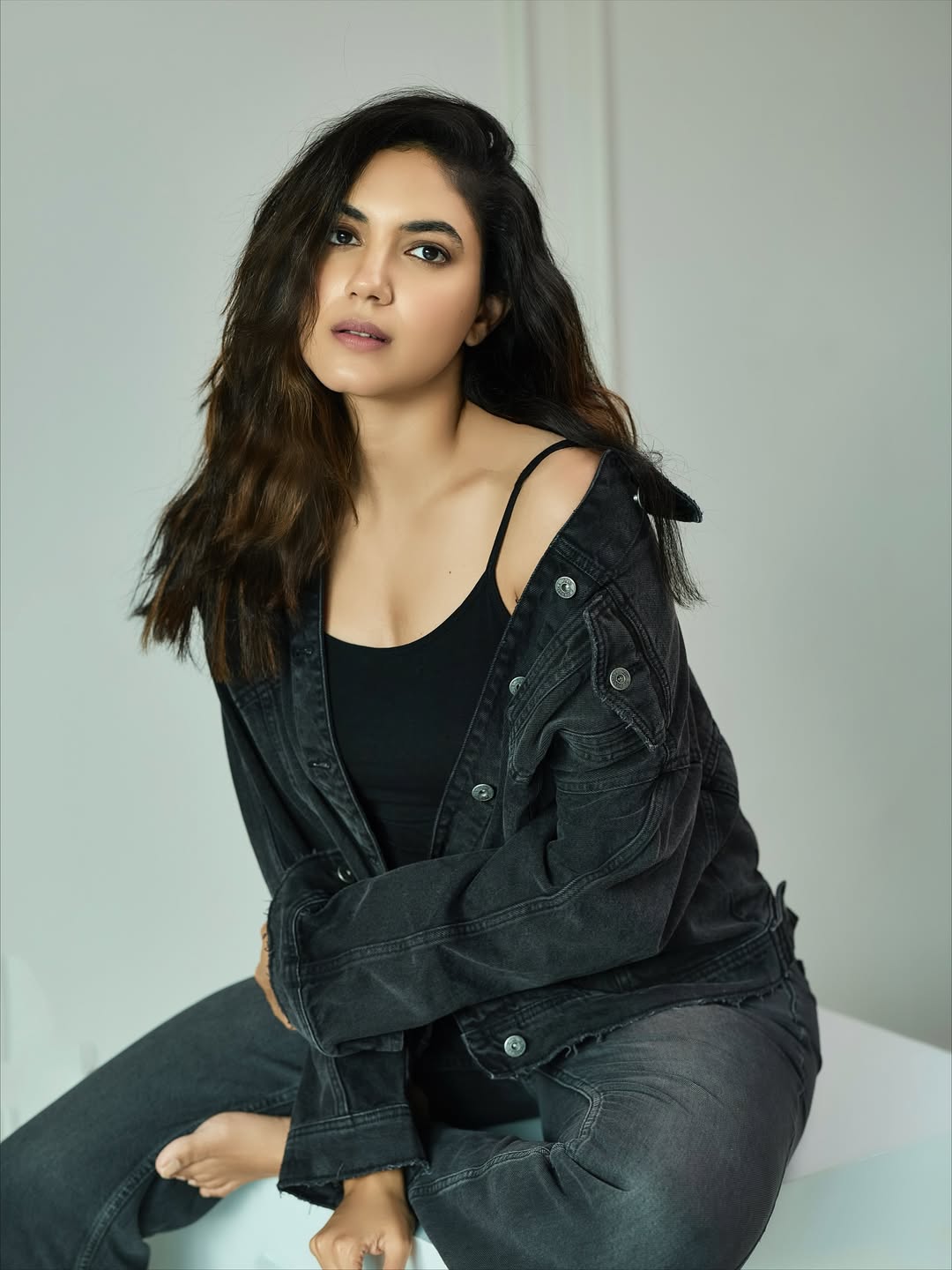 Ritu Varmas Black Look Steals the Spotlight Ritu Varmas Black Look Steals the Spotlight