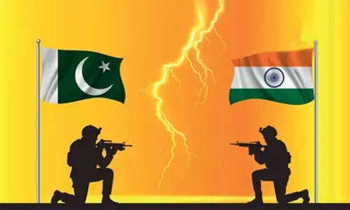 సరిహద్దుల్లో ఉద్రిక్తతలు: ప్రయాణ హెచ్చరికలు.. భారత్-పాక్ మధ్య యుద్ధ మేఘాలు!?