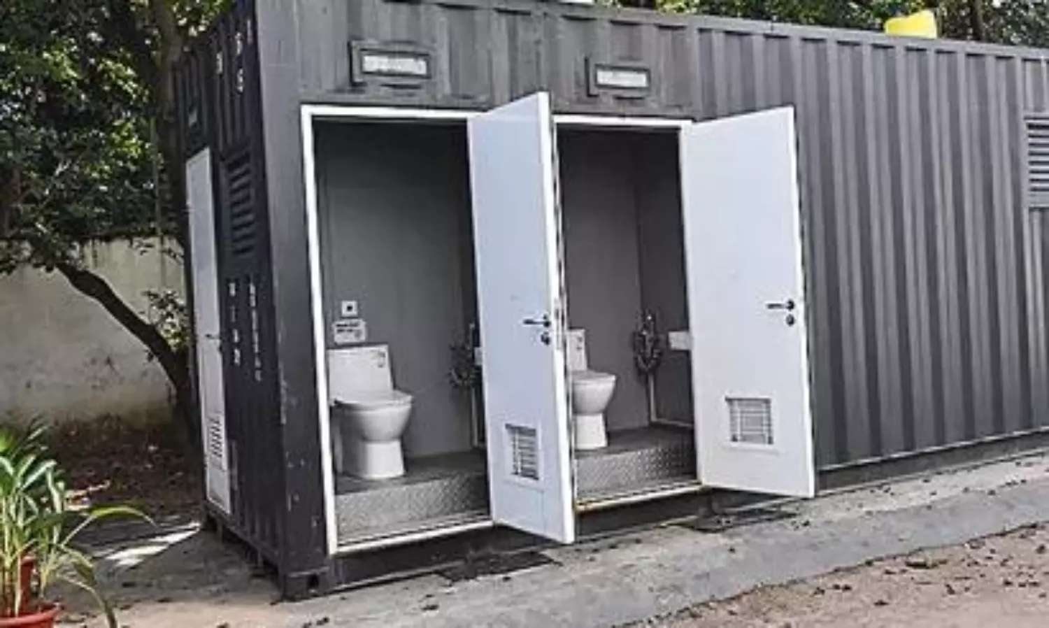 హైదరాబాద్ రాజ్ భవన్ స్కూల్లో టాయిలెట్లు.. మీ ఊహకే అందని టెక్నాలజీ!