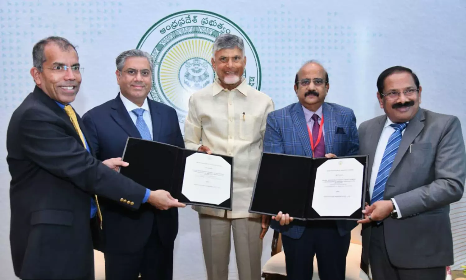 రైతుల పొలాల్లో కరెంటు పంట.. సీఎం చంద్రబాబు వినూత్న ఆలోచన