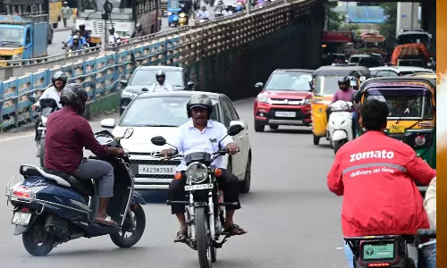 వాహనదారులకు హై అలెర్ట్.. ఏపీ నంబర్ తో తెలంగాణలో తిరిగితే..?