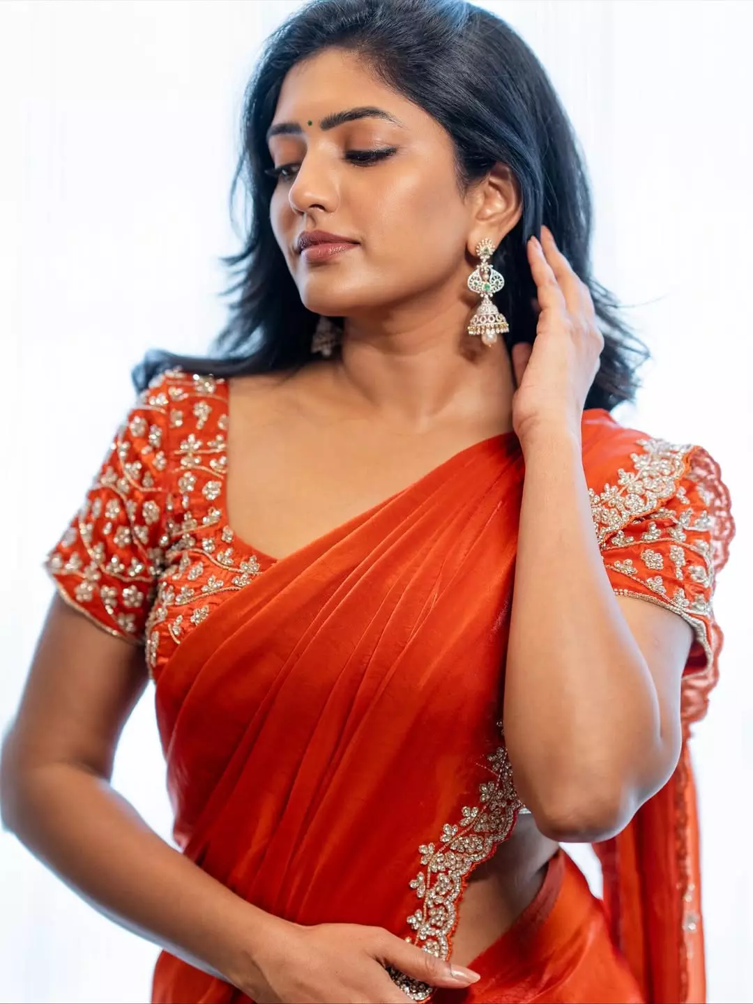 Tradition Meets Temptation: Eesha Rebba’s Fiery Saree Look Goes Viral