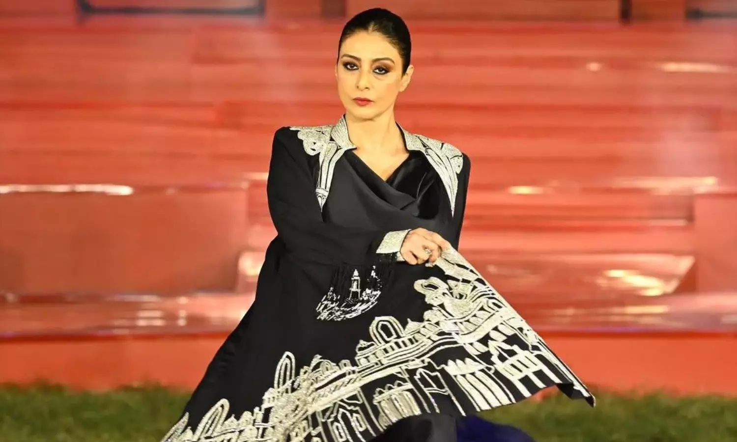 క‌ళాత్మ‌క డిజైన్.. ట‌బు న్యూలుక్ ఇంట్రెస్టింగ్