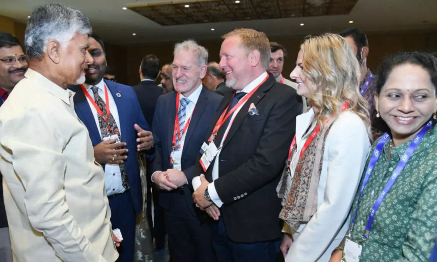 ఏపీ అభివృద్ధికి.. విశాఖ సదస్సు ఆభరణమే.. ! ఏపీ అభివృద్ధికి.. విశాఖ సదస్సు ఆభరణమే.. !