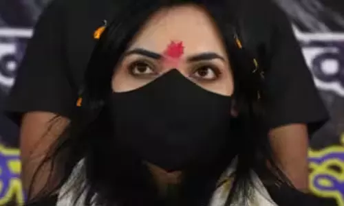 ప్రియాచౌదరీని ఇకపై మాస్క్  లేకుండా చూడలేమా..?