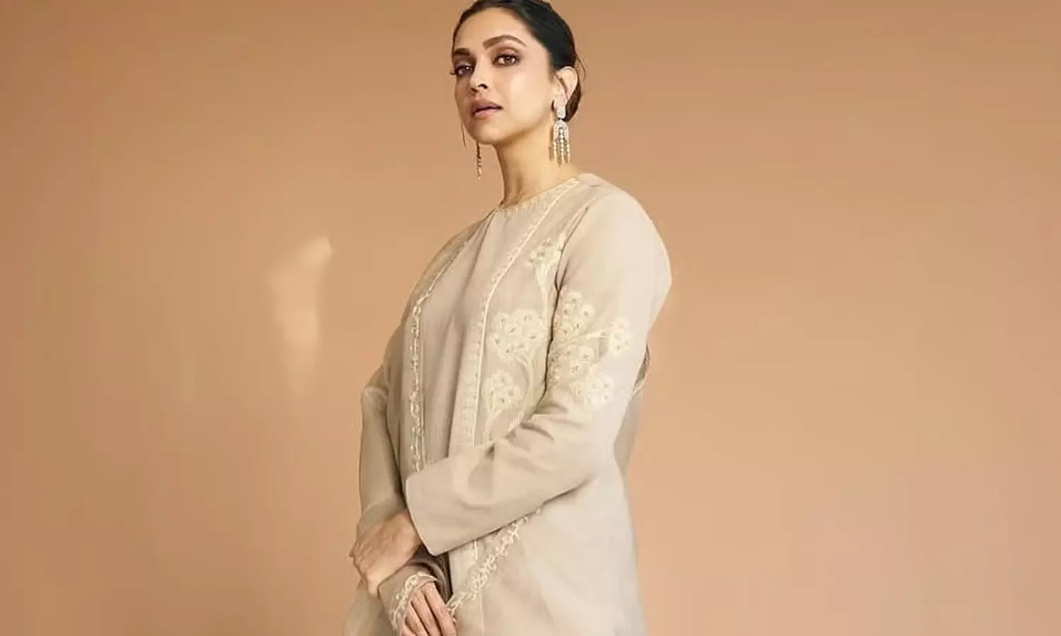 8గం.ల పనిదినం కోసం పోరాడతానన్న దీపిక 8గం.ల పనిదినం కోసం పోరాడతానన్న దీపిక