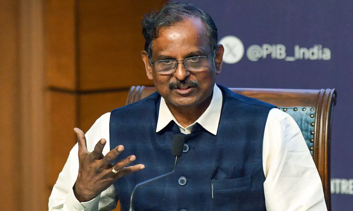 చంద్రుడిపైకి భారత వ్యోమగాములు!