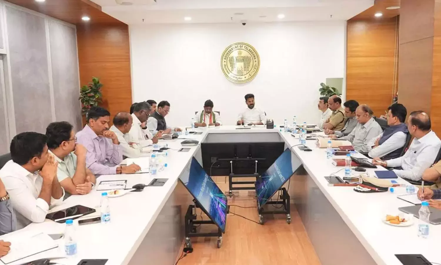 తెలంగాణ‌లోనూ పెట్టుబ‌డుల‌కు దారులు.. ముహూర్తం పెట్టారు!