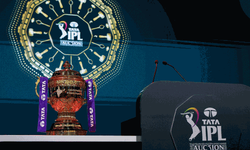 ఐపీఎల్-19 మినీ వేలం.. కోల్ క‌తా-చెన్నై మ‌ధ్య మ‌నీ ప‌ర్స్ యుద్ధ‌మే!