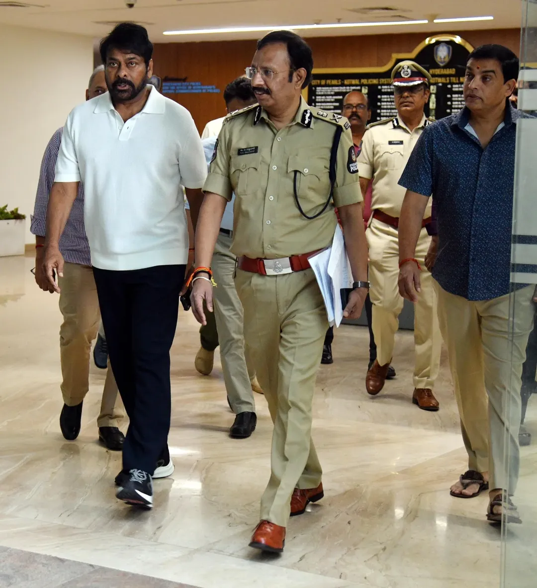 Emandi Ravi Tollywood Stars Applaud Police Action Against Digital Piracy ...