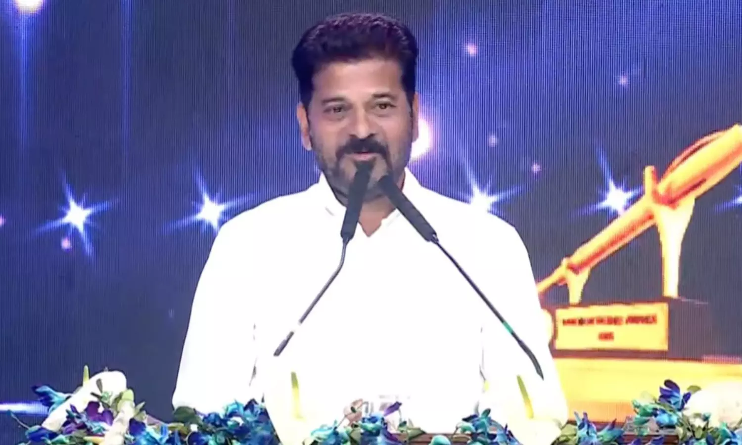 మంత్రి పదవి కోసం రామోజీ వద్దకు..!! సీఎం చెప్పిన సరదా సంఘటన మంత్రి పదవి కోసం రామోజీ వద్దకు..!! సీఎం చెప్పిన సరదా సంఘటన