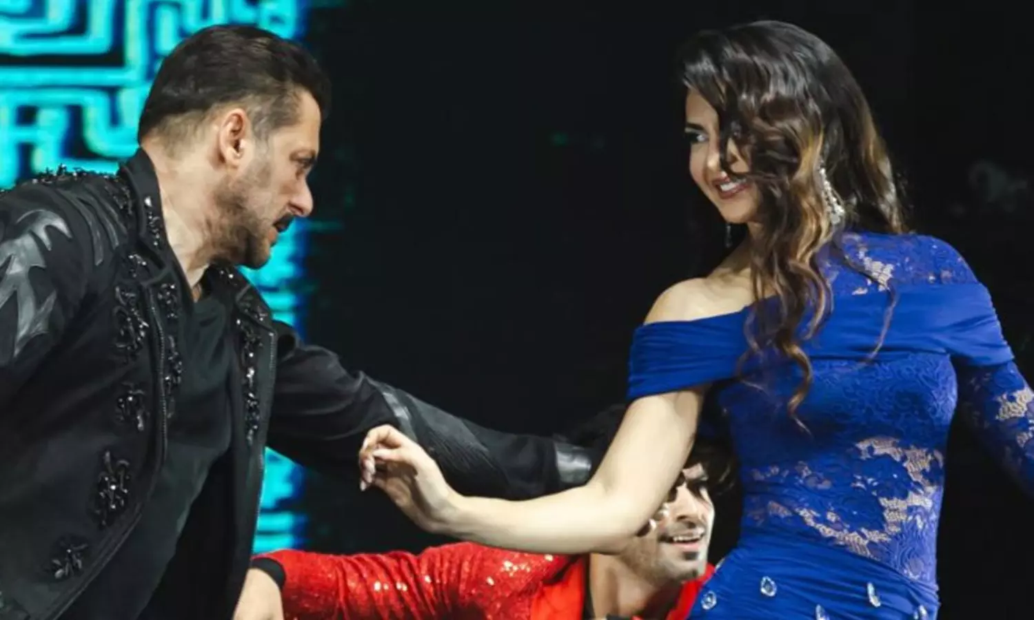 దుబాయ్ టూర్లో జాక్విలిన్ దుమ్ము దుమారం దుబాయ్ టూర్లో జాక్విలిన్ దుమ్ము దుమారం