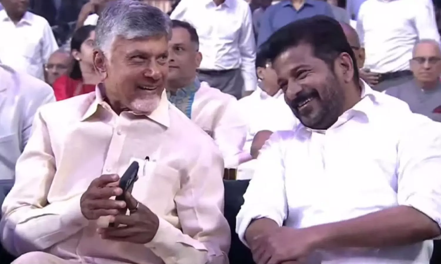 పదేళ్ల నాటి ఫ్లాష్ బ్యాక్ ఇప్పుడు ట్రోలింగ్ పదేళ్ల నాటి ఫ్లాష్ బ్యాక్ ఇప్పుడు ట్రోలింగ్