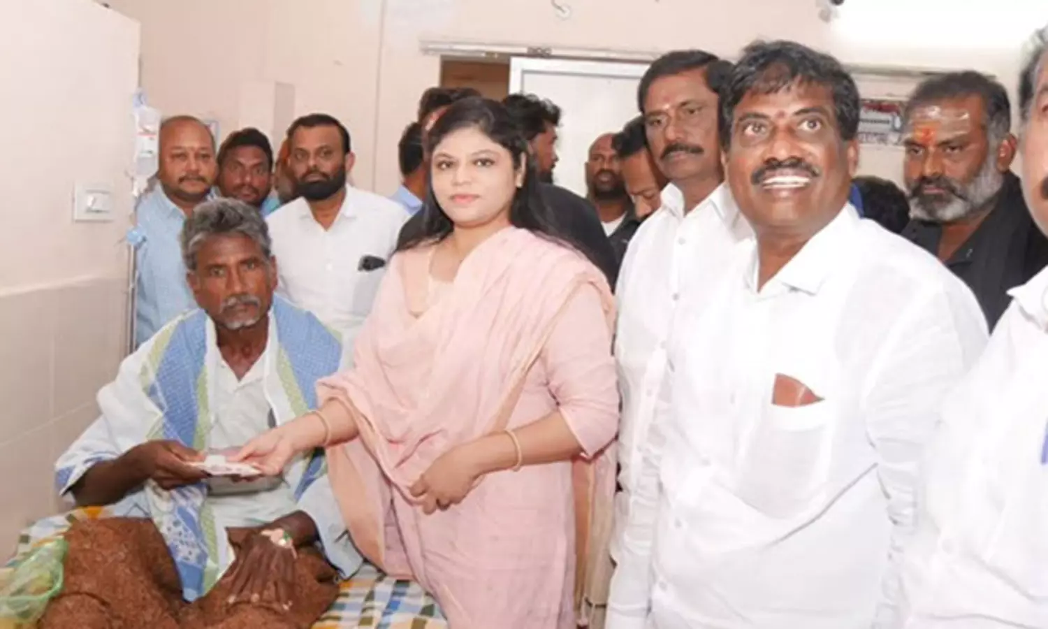 బొత్స కుమార్తె పొలిటికల్ ఎంట్రీ...టార్గెట్ అక్కడే !