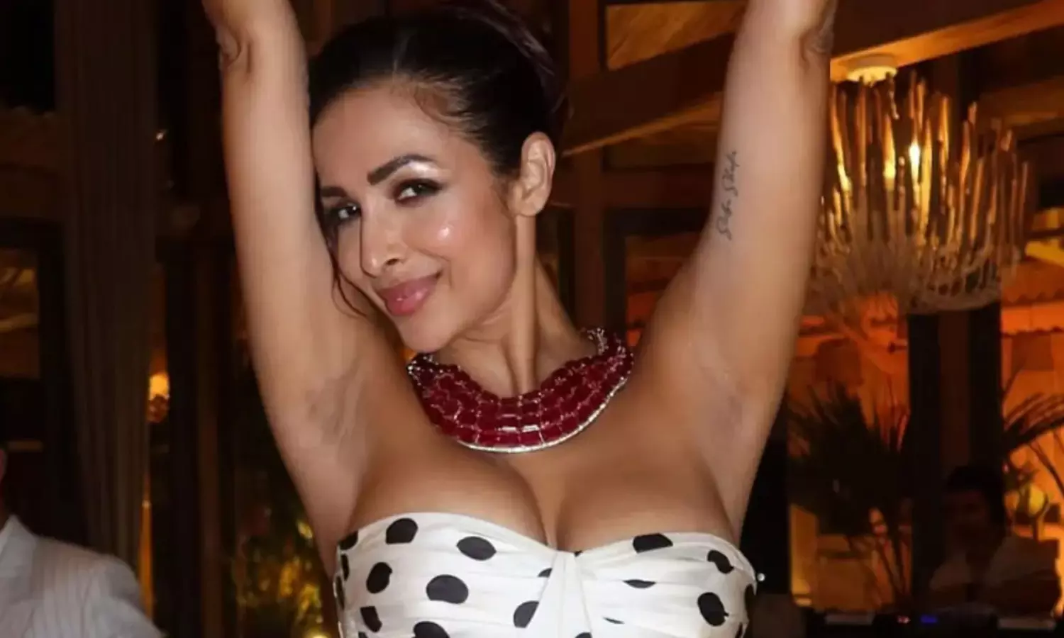 ఐటమ్ భామ అంటూ తక్కువగా చూసారు!- మలైకా ఐటమ్ భామ అంటూ తక్కువగా చూసారు!- మలైకా