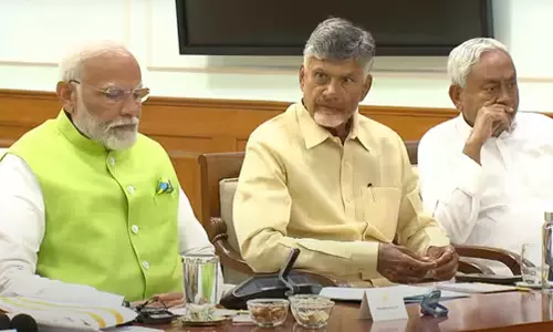 ఎన్డీయేలో ముగ్గురు మిత్రుల కధ !