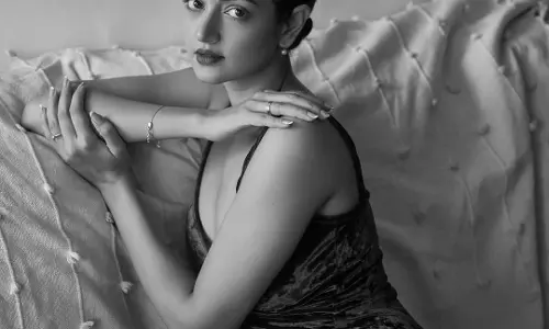 Couch and Curves: Shanvi’s Black and White Seduction