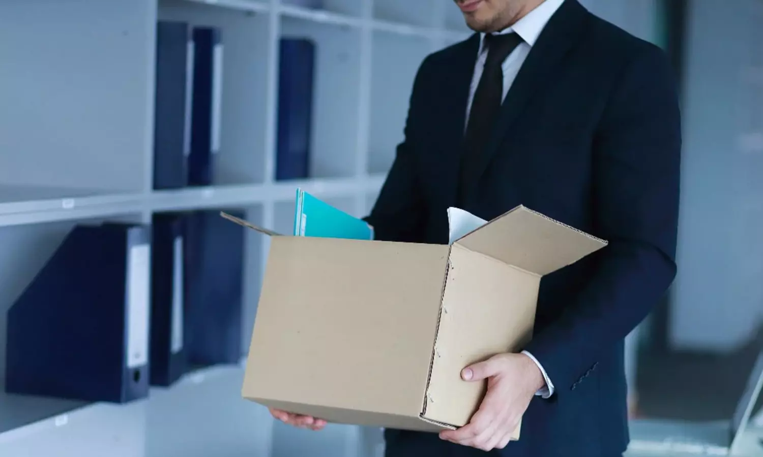 లేఆఫ్ లో కొత్త విధానం.. అమెరికా చేస్తుంది ఇదే..? లేఆఫ్ లో కొత్త విధానం.. అమెరికా చేస్తుంది ఇదే..?