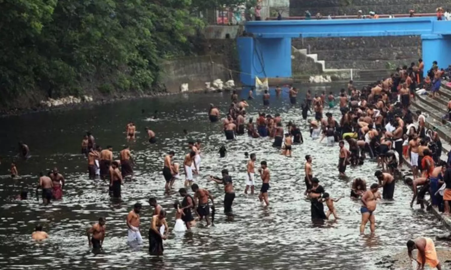 అయ్యప్ప భక్తులకు బిగ్ అలర్ట్! పంపలో స్నానం చేసేటప్పుడు జాగ్రత్త అయ్యప్ప భక్తులకు బిగ్ అలర్ట్! పంపలో స్నానం చేసేటప్పుడు జాగ్రత్త