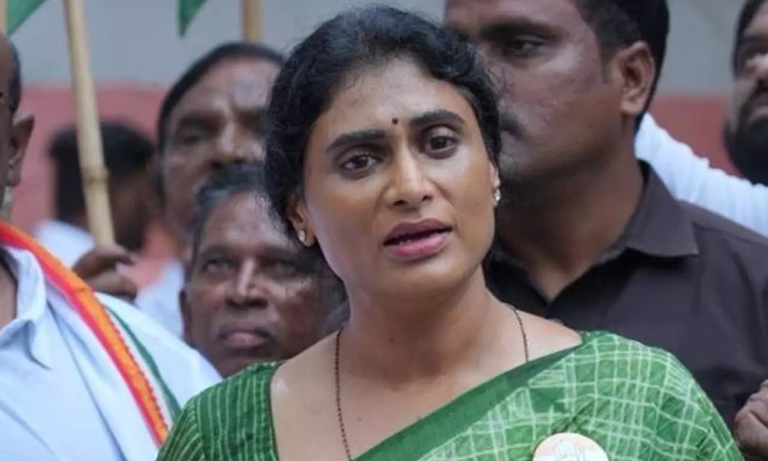 షర్మిల స్పీడ్ ఎందుకు తగ్గింది? ఏపీసీసీ చీఫ్ పై హాట్ డిబేట్.. షర్మిల స్పీడ్ ఎందుకు తగ్గింది? ఏపీసీసీ చీఫ్ పై హాట్ డిబేట్..