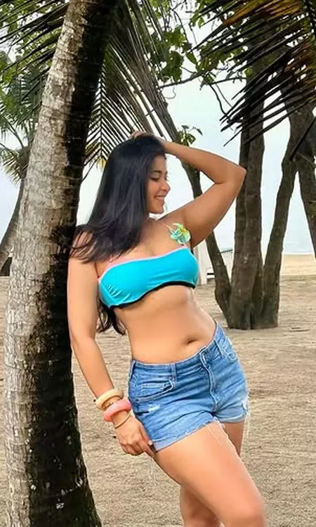 Nikita Sharmas Dreamy Island Photoshoot