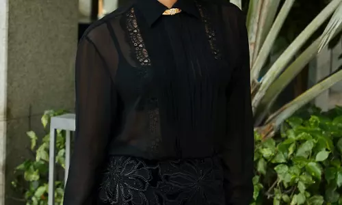 Priyanka Chopra Stuns in All-Black Power Look with Timeless Elegance