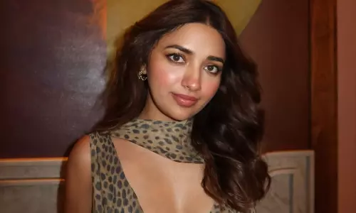 Jiya Shankar Slays Leopard Style Pattern