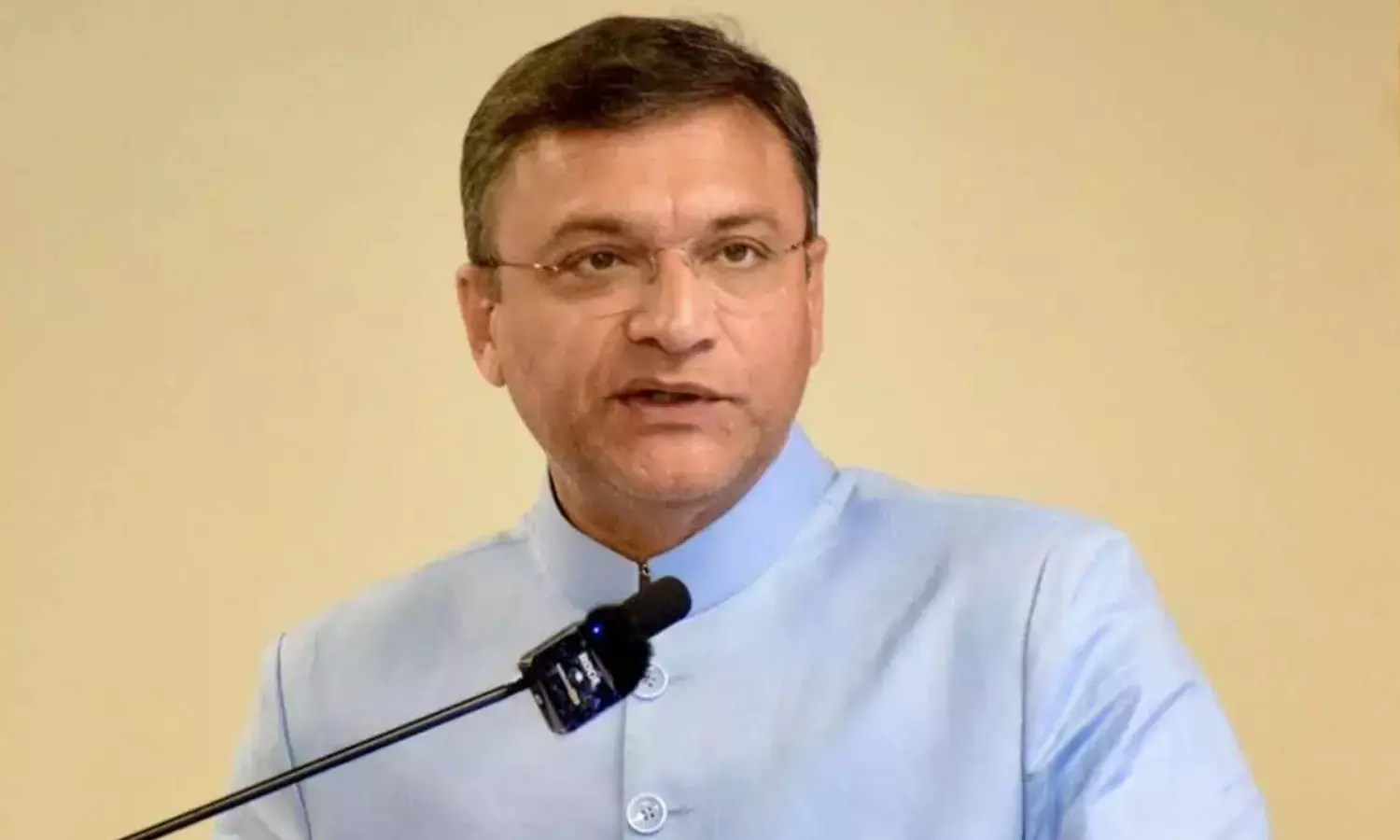 అక్బరుద్దీన్ సంచలన నిర్ణయం ...మజ్లిస్ కి  ఎలా ?