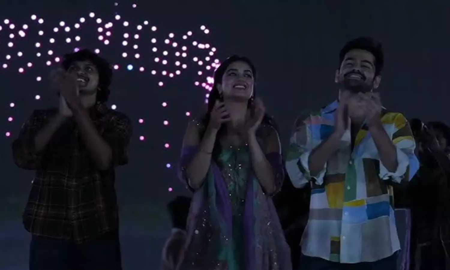 ఆకాశంలో ఆంధ్ర కింగ్ షో.. టాలీవుడ్లో ఫస్ట్ టైమ్ ఇలా.. ఆకాశంలో ఆంధ్ర కింగ్ షో.. టాలీవుడ్లో ఫస్ట్ టైమ్ ఇలా..