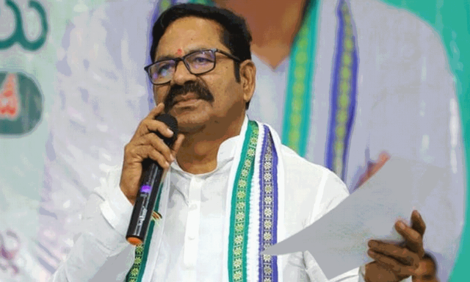 బొల్లా - రాజ‌కీయ డొల్ల‌.. ప‌ట్టించుకోని నేత‌లు ..!