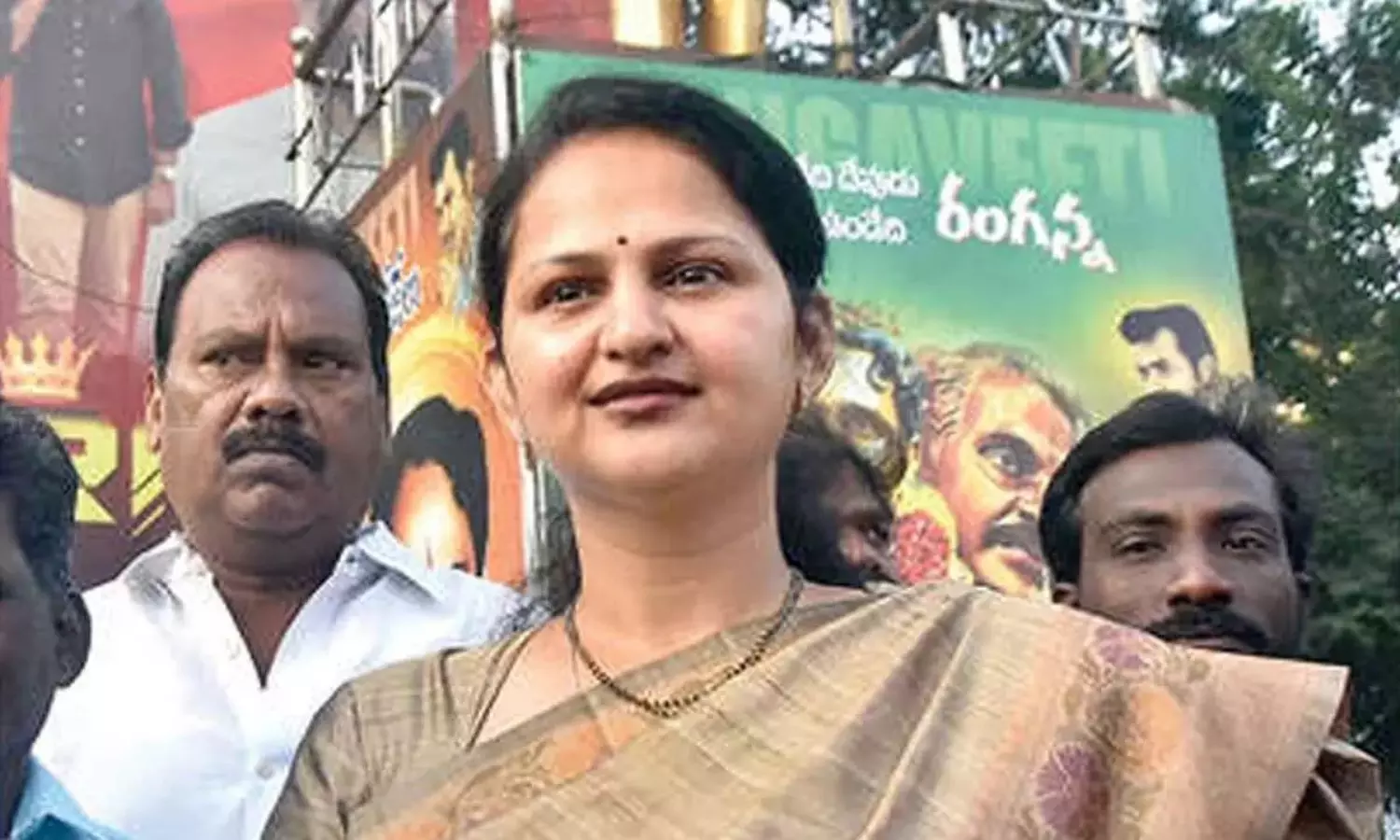 ఆశ‌కు ఆదిలోనే నిరాశ‌.. కాపుల నుంచి డిమాండ్‌.. !