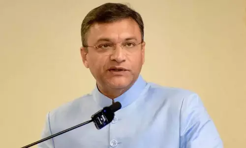 అక్బరుద్దీన్ సంచలన నిర్ణయం ...మజ్లిస్ కి  ఎలా ?