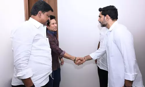 మాస్టర్ బ్లాస్టర్ ను కలిసిన లోకేశ్.. కారణం ఇదేనా..?