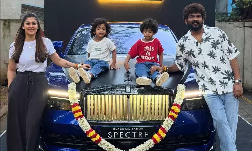 గిఫ్ట్స్ ఓకే కానీ ప్ర‌దీప్ క‌రుణించాల్సిందేనా?